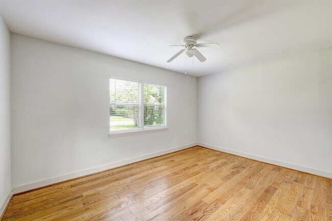 Building Photo - 4703 Braeburn Dr
