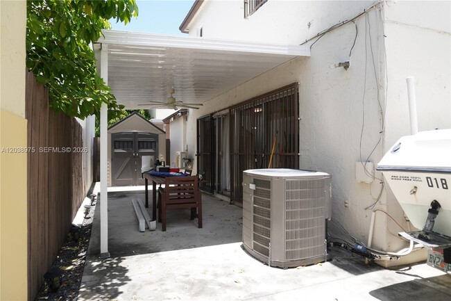 Building Photo - 9132 SW 148th Ct