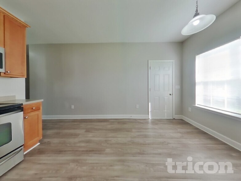 Building Photo - 8326 Knapp Ct