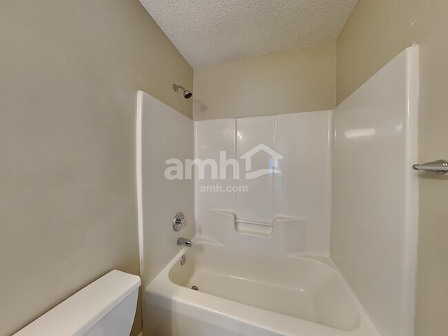 Building Photo - 104 Windy Meadow Way