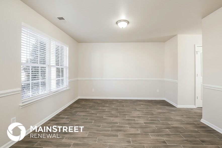 Building Photo - 3994 Creekmoore Dr