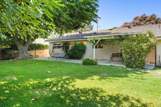 Building Photo - 3534 Hearst Dr