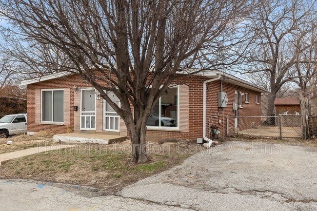 Building Photo - 9456 Calwood Dr