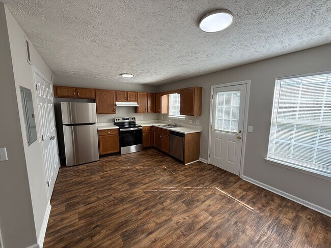 Building Photo - Hamlet Square Townhomes Unit 2344C