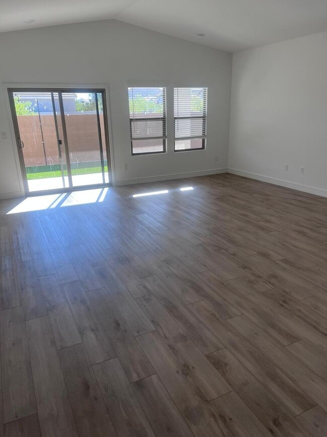 Building Photo - 27425 N 30th Ln