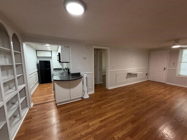 Building Photo - 4307 E Michigan St