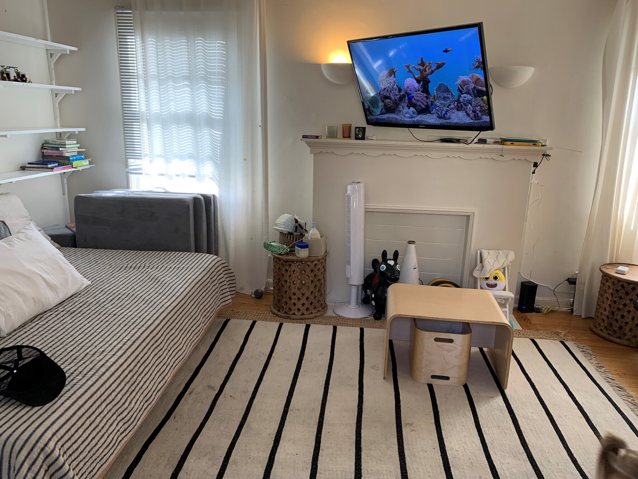Living Room - 217 S Fuller Ave