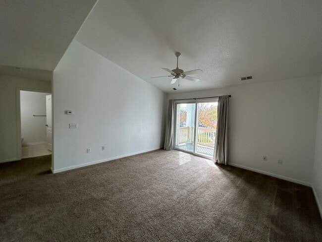 Building Photo - 4645 Hahns Peak Dr