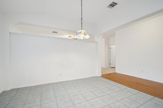 Building Photo - 1300 Leah Ln