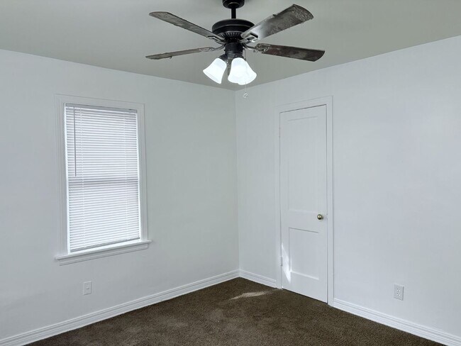 Building Photo - Two bedroom house in N. OKC