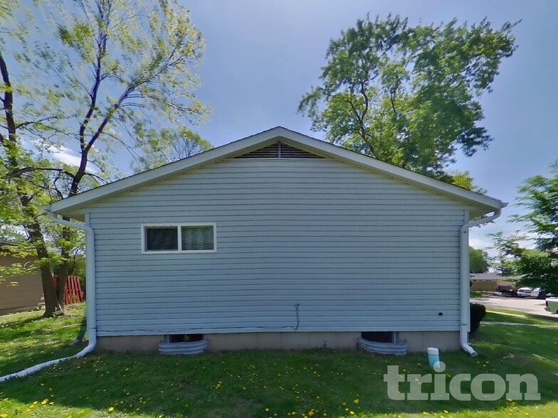 Building Photo - 815 Sandra Ln