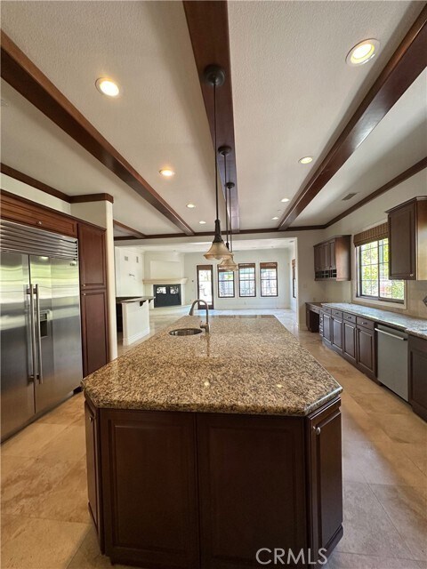 Building Photo - 25351 Mustang Dr