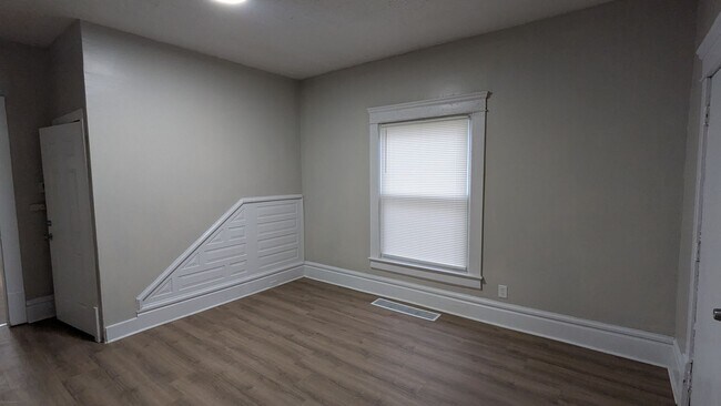 Building Photo - 793 Boulevard St