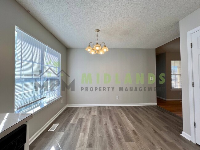 Building Photo - 5 Bridle Path Court