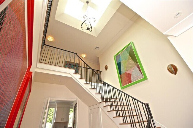 Building Photo - 203 Coggeshall Ave