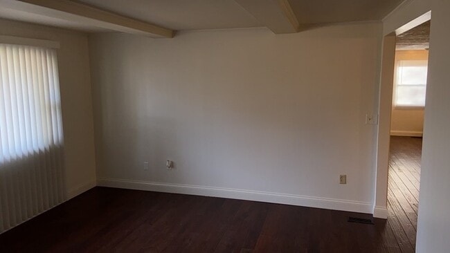 Building Photo - 401 Lufkin Dr