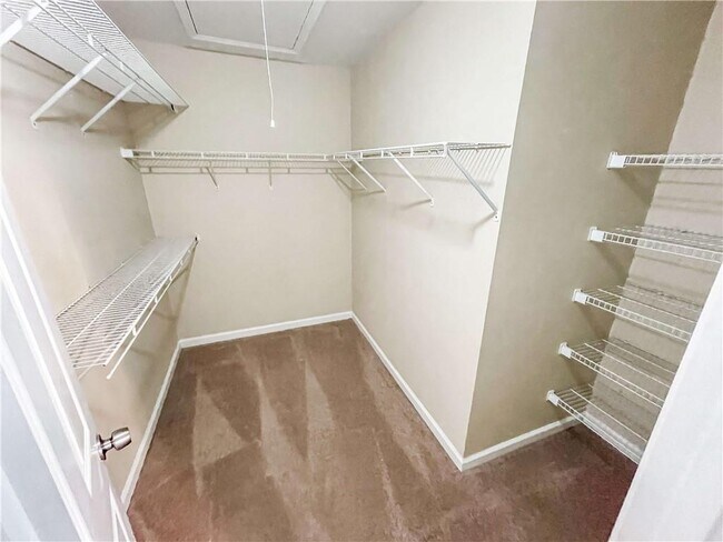 Building Photo - 1598 Brentwood Dr