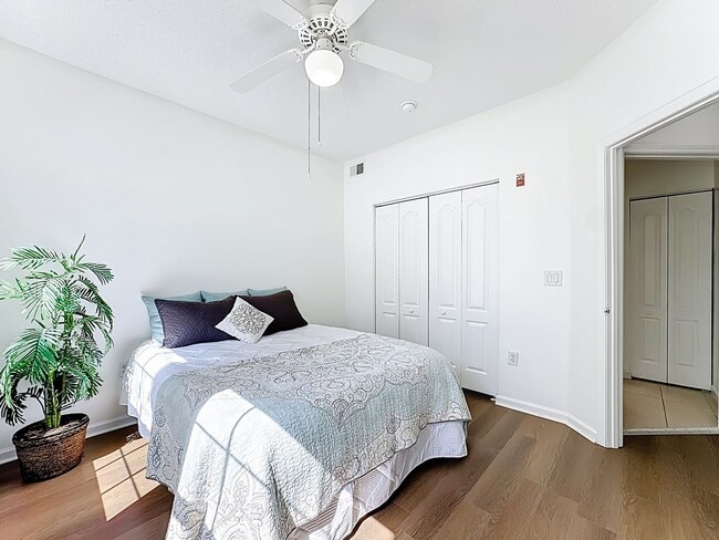 Building Photo - 3 Bedroom with Water View - Villanova at Hunters Creek