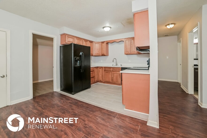 Building Photo - 2305 Ridgecrest Dr