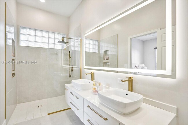 Building Photo - 6928 NW 33rd St