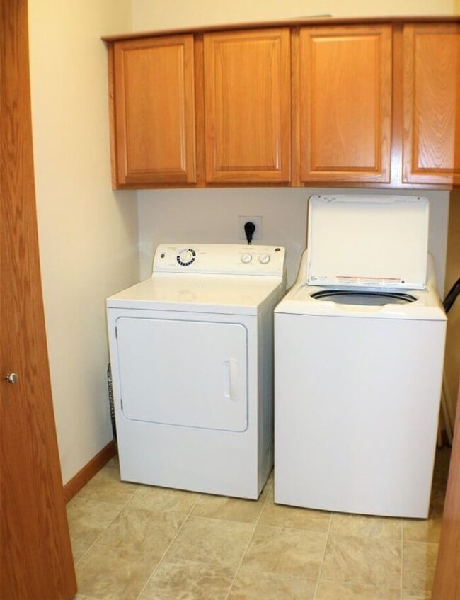 Building Photo - $1,325 | 2 Bedroom, 2 Bathroom Condo | Pet Friendly* | Sublease* | Available for July 1st, 2026 M...