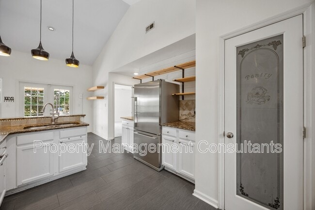 Building Photo - 125 Coldsprings Dr