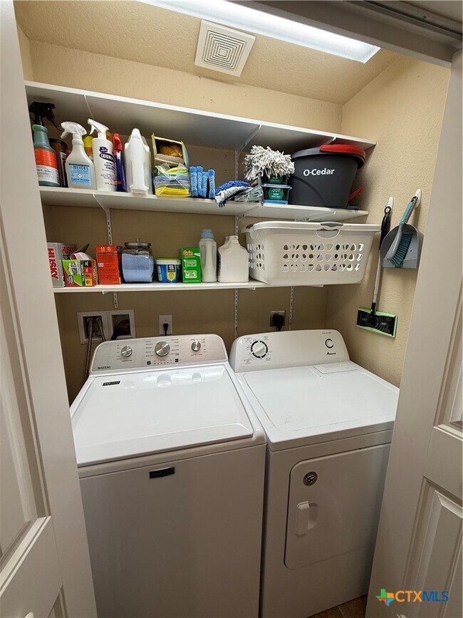 Building Photo - 3161 Birch Bend