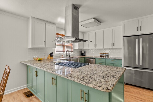 Building Photo - 2 Shannon Dr