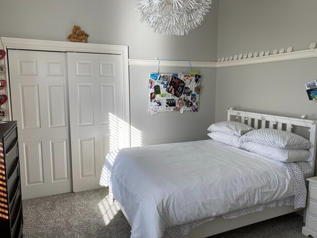 Building Photo - Secluded 4 Bed 3.5 Bath Near MacDill