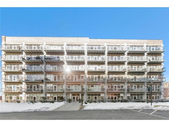 Building Photo - 748 N 3rd St