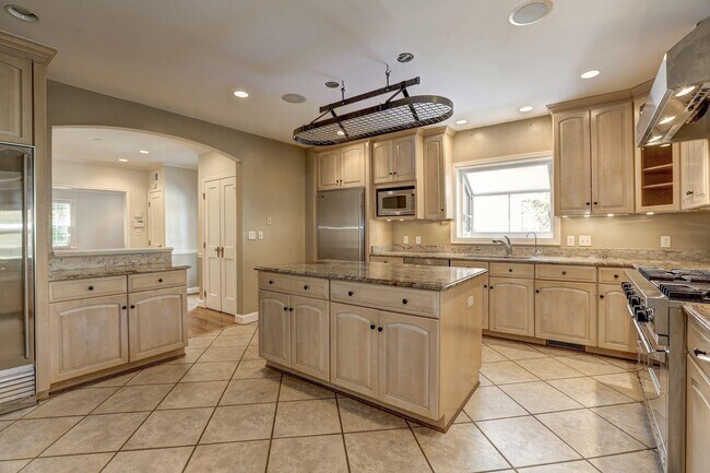 Building Photo - 5119 Manning Dr
