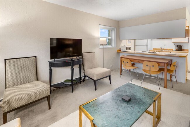 Building Photo - Downtown Anchorage Two Bedroom Two Bath (102)