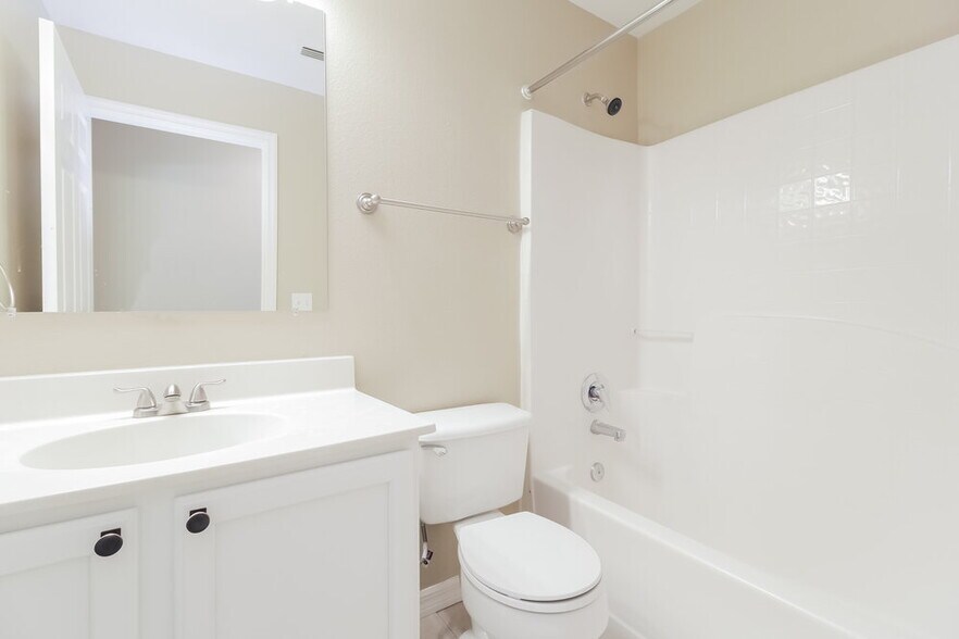 Building Photo - 438 Grand Royal Cir