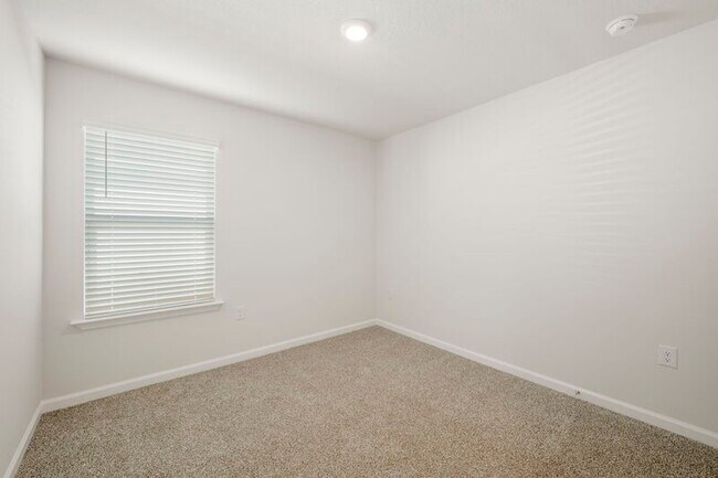 Building Photo - 5033 Rivergrass Dr