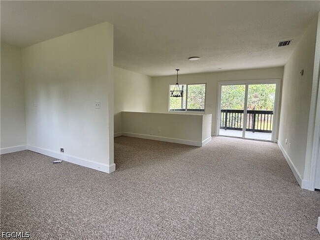 Building Photo - 2150 Panama Ave