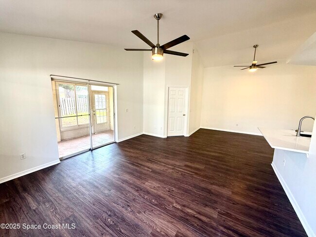 Building Photo - 4756 Silver Heron Dr