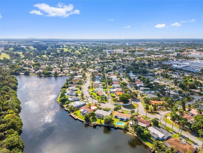 Building Photo - 317 N 31st Ave