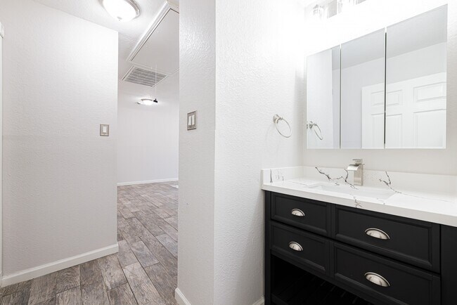 Building Photo - 11915 Greenmesa Dr