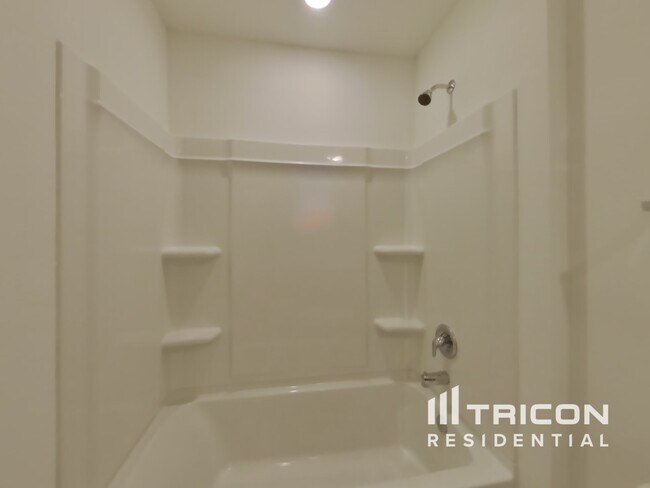Building Photo - 3009 fantasy Terrace Dr
