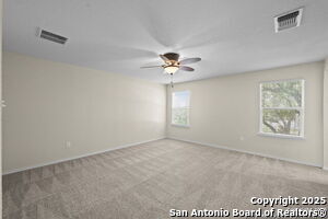 Building Photo - 220 Hinge Creek