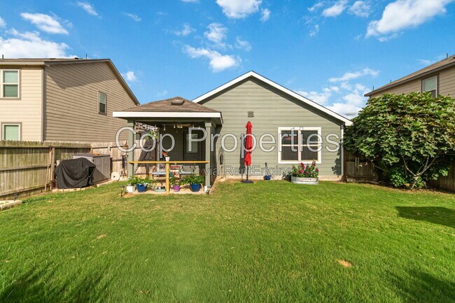 Building Photo - 2425 Ayers Dr