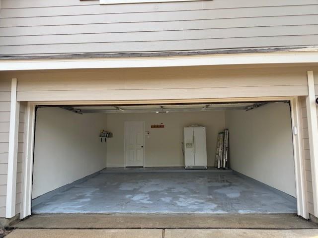 Building Photo - 16847 Carrollton Creek Ln