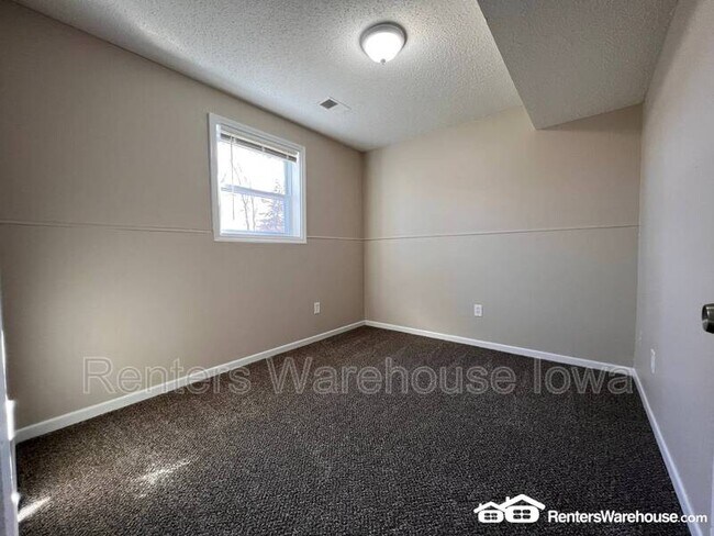 Building Photo - 917 Maury St