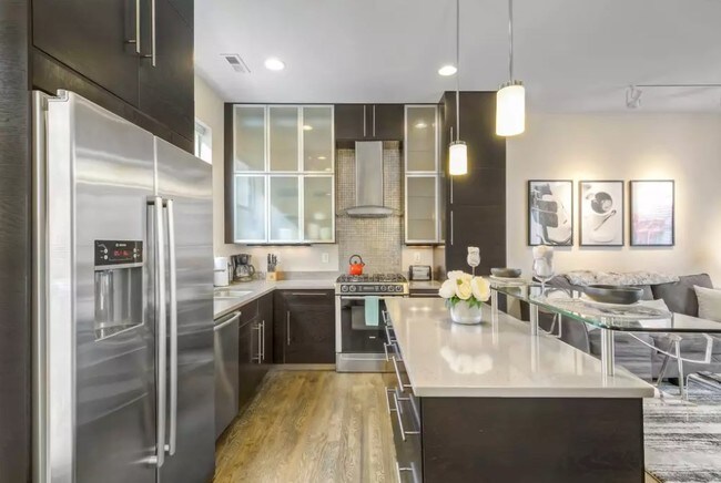 Building Photo - 2215 W 32nd Ave