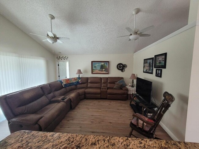 Building Photo - 3007 Bent Pine Dr