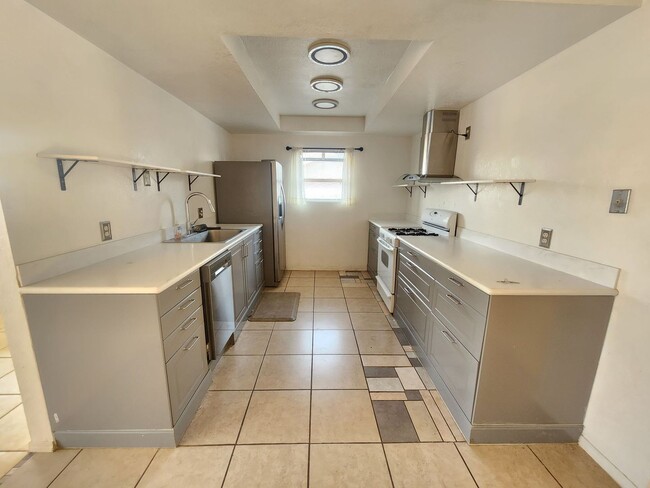 Primary Photo - 3 Bedroom in Chocolate Drop