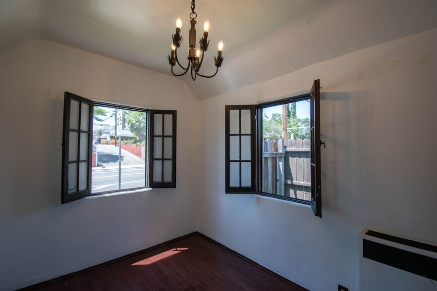 Building Photo - 2906 Griffith Park Blvd