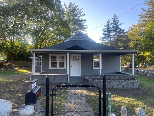 Building Photo - 33 Mailler Ave