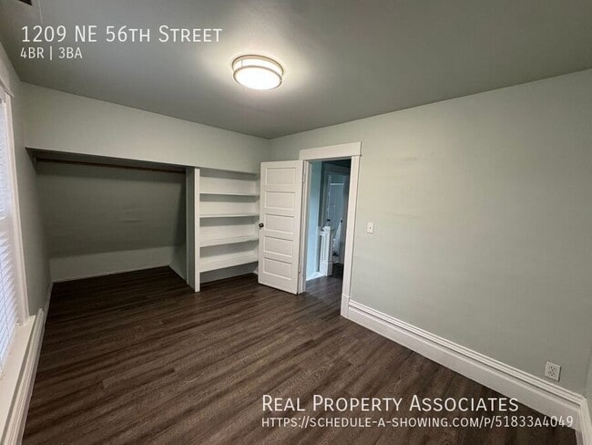 Building Photo - 1209 NE 56th St