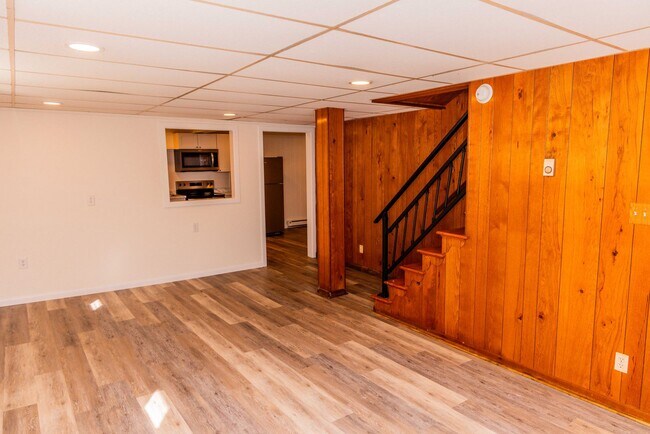 Building Photo - 700 Grove Ave